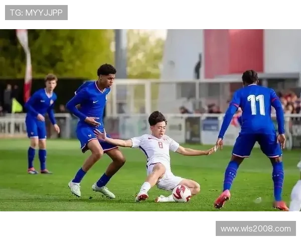 U16双李建功2比0胜乌兹